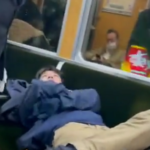 阪急電鉄 あごマスク 寝そべり男 名前 金沢勝利 顔画像 動画