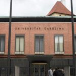 チェコ プラハ 銃撃事件 大学 犯人 顔画像